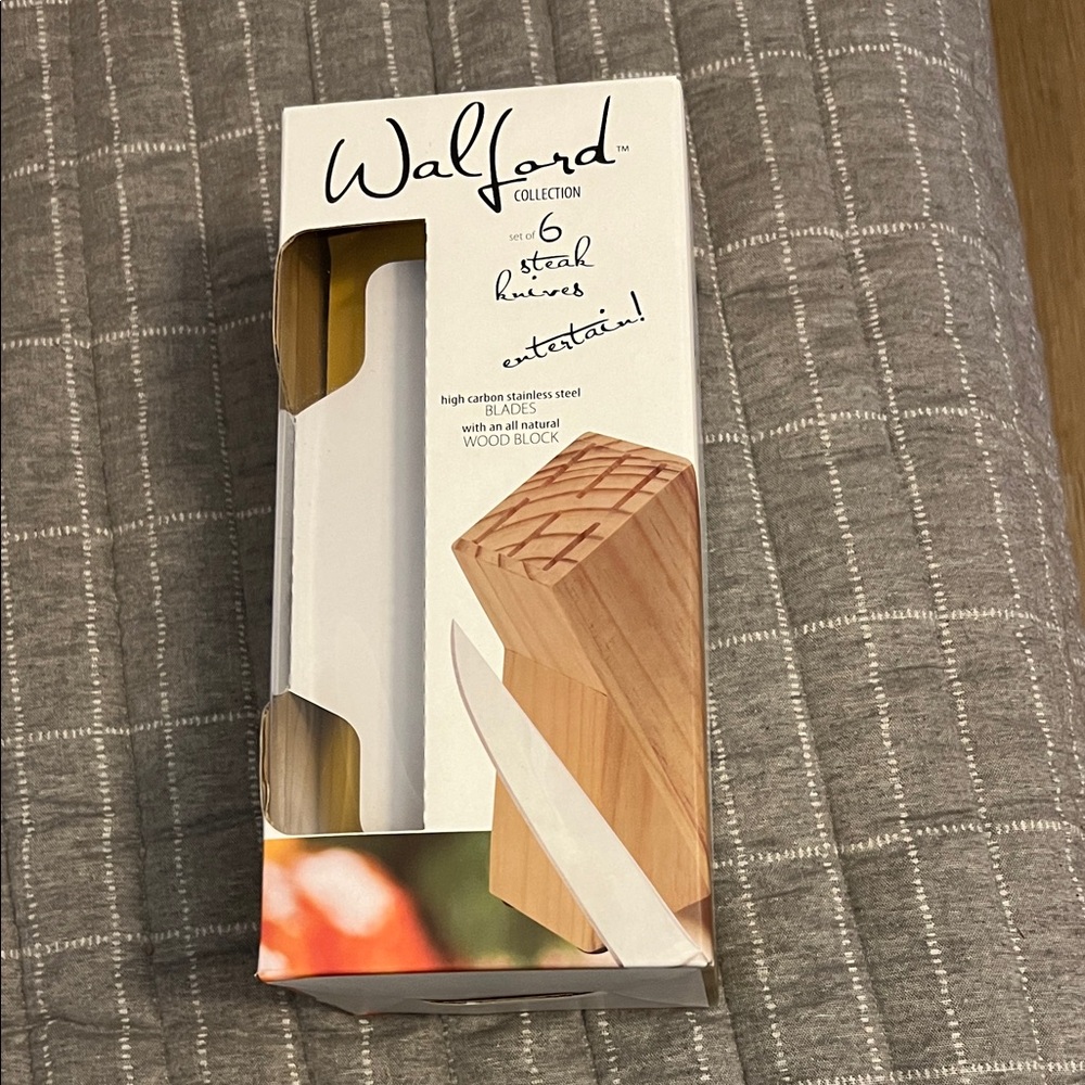 Wooden Knife Block Set - Natural Wood

With 6 steak knives